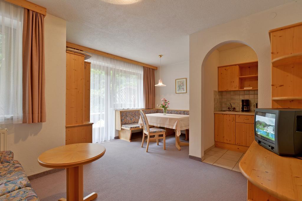 Landhaus Zum Griena Mayrhofen Chambre photo